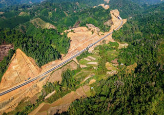 Hàng nghìn nhân sự đang thi công cao tốc Hữu Nghị - Chi Lăng và Đồng Đăng - Trà Lĩnh