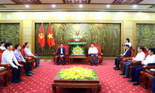 Bí thư Tỉnh ủy Bắc Ninh làm việc với Amkor Technology Việt Nam