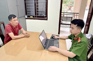 Bắt giữ đối tượng giả danh lực lượng trật tự đô thị để cưỡng đoạt tài sản