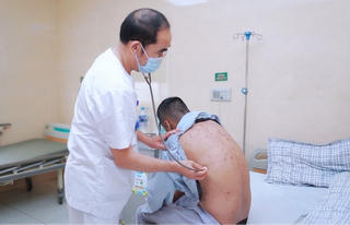 Cẩm Khê (Phú Thọ): Thủy đậu bội nhiễm gia tăng, bác sĩ cảnh báo biến chứng nguy hiểm nếu chủ quan điều trị