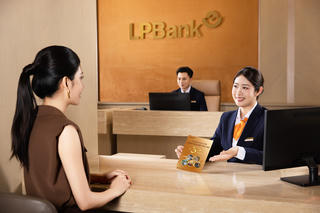 LPBank đồng loạt giảm lãi suất huy động và cho vay, hỗ trợ doanh nghiệp tiếp cận vốn