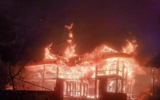 Điểm tin Pháp luật 10/04: Cháy nhà ở Gia Lai, nghi 4 bà cháu tử vong