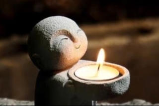 Quẳng gánh lo, thong dong nhẹ bước