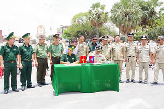 Tiếp nhận 73 công dân Việt Nam do Campuchia trao trả tại Cửa khẩu Quốc tế Bình Hiệp