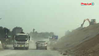 Phú Thọ: Cầu vượt đường tỉnh 315B thi công “tra tấn” người dân bằng bụi 