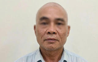 Không chịu nộp phạt, đỗ xe chắn ngang trạm CSGT..., tài xế Mercedes bị khởi tố