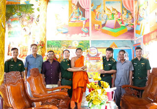 BĐBP Cà Mau: Đồng hành cùng đồng bào Khmer dịp Tết Chôl Chnăm Thmây 