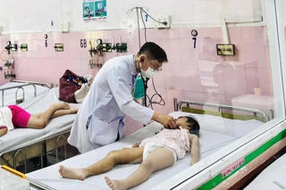 Tìm ra nguyên nhân khiến hơn 200 học sinh ngộ độc thực phẩm ở TP HCM