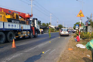 Va chạm giữa ô tô và xe đạp trên quốc lộ 50, một người tử vong