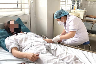 Người phụ nữ bị biến chứng nặng vì chủ quan không tiêm vaccine sởi