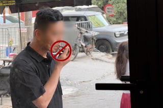 Khói thuốc lá - nỗi ám ảnh trong các chung cư mini