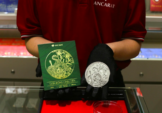 Giá bạc ngày 15/4: Bạc thế giới bật tăng mạnh, bạc trong nước phục hồi, vượt 80 triệu đồng/kg