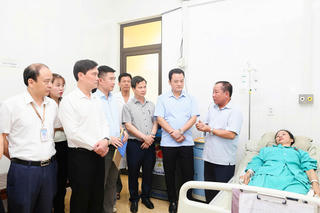 Lào Cai: Khen thưởng người phụ nữ dũng cảm cứu người trong tình huống nguy cấp