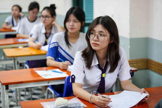 Vì sao nhiều trường đại học bỏ tổ hợp A00, C00 khi xét tuyển ngành kinh tế?