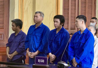 Tuyên án nhóm cựu công an nhận tiền 'giải cứu' người nghiện