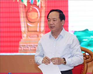 Định hướng dư luận bằng thông tin tích cực và không né tránh vấn đề