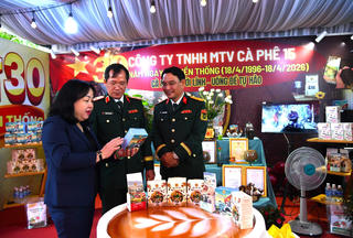 Công ty Cà phê 15 kỷ niệm 30 năm Ngày truyền thống và đón nhận Huân chương Bảo vệ Tổ quốc hạng Ba