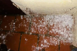 Mưa đá, dông lốc xuất hiện ở một số xã, phường tỉnh Thanh Hóa