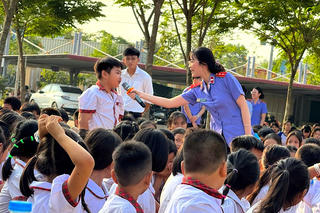 Sắc áo xanh thanh niên trên "mặt trận" công lý - Kỳ 2: Điểm sáng trong tuyên truyền pháp luật