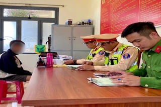 Công an Lâm Đồng liên tiếp xử lý thanh thiếu niên nẹt pô, bốc đầu xe