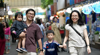 Hơn 1.300 bà mẹ ở TP HCM đã nhận 5 triệu đồng vì sinh đủ 2 con