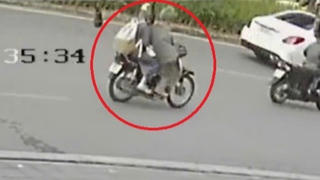 Tìm người phụ nữ điều khiển xe máy gây tai nạn trên đường Nguyễn Khánh Toàn