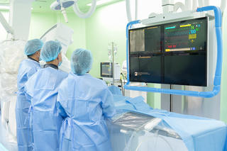 Bệnh viện Phương Đông: Can thiệp stent thế hệ mới cứu bệnh nhân tắc mạch vành nguy kịch