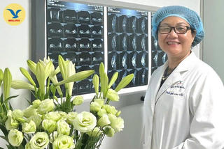 Chuyện lạ ở bệnh viện: Chuyên gia kiên trì thuyết phục bệnh nhân thực hiện sinh thiết, phát hiện ung thư phổi hiếm gặp