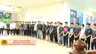 Triệu tập 31 thanh, thiếu niên mang hung khí gây rối, đăng clip “khoe chiến tích” lên TikTok