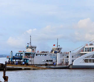 Hải Phòng: Tạm dừng chuyên chở xe ô tô con, xe tải qua phà Đồng Bài