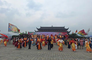 Ninh Bình - Hàng trăm vũ công biểu diễn tại Liên hoan Yosakoi lần thứ IV năm 2026