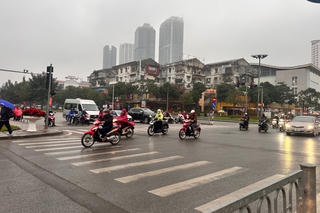 Thời tiết ngày 27/4: Bắc Bộ mưa dông, Nam Bộ nắng nóng