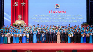 Tuyên dương 101 Chủ tịch Công đoàn cơ sở xuất sắc nhân Kỷ niệm ngày Quốc tế Lao động