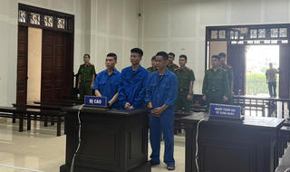 Xét xử trực tuyến nhóm đối tượng dùng ma túy... trả công người lao động