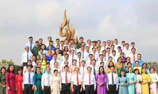 TP HCM: Dâng hoa, dâng hương viếng Khu di tích Láng Le - Bàu Cò và Khu truyền thống Cuộc Tổng tiến công và nổi dậy Xuân Mậu Thân 1968 
