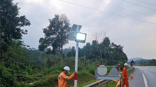Sau nhiều tai nạn, đoạn cao tốc Yên Bái – Lào Cai được bổ sung tiêu phản quang và đèn chiếu sáng