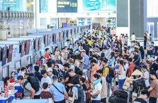 Hai sân bay lớn nhất cả nước đón lượng khách kỷ lục ngày cuối kỳ nghỉ lễ 30/4 - 1/5