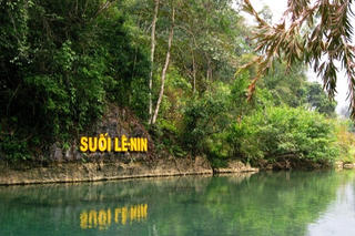 'Cùng em tìm về giọt nước đầu nguồn' góp phần lan tỏa lịch sử và văn hóa vùng cao
