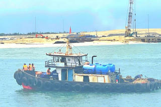Được cứu sống sau cơn giông lốc trên biển, ngư dân gửi thư bày tỏ lòng cám ơn cán bộ chiến sĩ Đồn BP Hải An