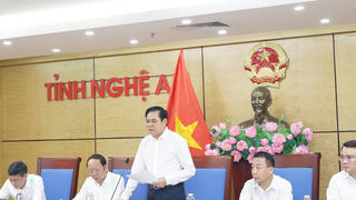 Nghệ An lập 5 tổ công tác gỡ 'điểm nghẽn' đầu tư công, gắn kết quả giải ngân với đánh giá cán bộ