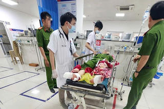 Đại úy công an bị kẻ lạ xông vào trụ sở tấn công