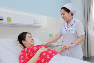 Bộ Y tế tiếp tục hoàn thiện chính sách hỗ trợ, khuyến khích sinh con
