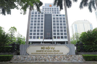 Bộ Nội vụ hướng dẫn rà soát và đề xuất xử lý VBQPPL bảo đảm phù hợp với chủ trương đẩy mạnh phân cấp, phân quyền, phân định thẩm quyền
