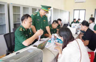 Đồng Nai tiếp nhận 18 công dân do Campuchia trao trả