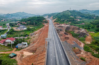 Nỗ lực để sớm hoàn thành 27 km đầu cao tốc Hữu Nghị - Chi Lăng