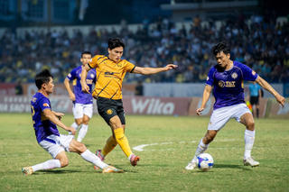 Hà Nội FC mất ngay vị trí thứ 3 vào tay Ninh Bình.