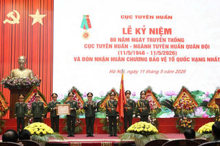 Cục Tuyên huấn đón nhận Huân chương Bảo vệ Tổ quốc hạng Nhất