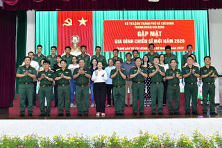 Trung đoàn Gia Định gặp mặt gia đình chiến sĩ mới năm 2026
