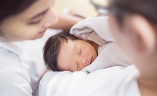 Hà Nội dự kiến hỗ trợ tài chính cho phụ nữ sinh đủ hai con trước 35 tuổi