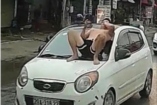 Khởi tố bố vợ và con rể trong vụ  nằm trên nắp capo ô tô đang chạy